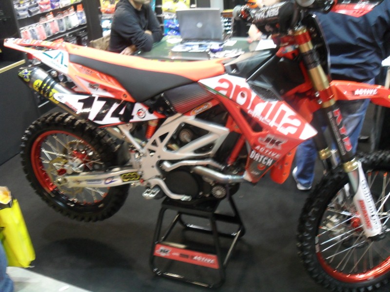 Натиснете снимката за да я уголемите

Име:fiera Milano 056 (800x600).jpg
Прегледи:1
Размер:262.3 КБ
ID:5225467
