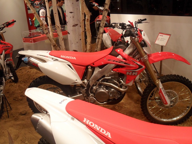 Натиснете снимката за да я уголемите

Име:fiera Milano 083 (800x600).jpg
Прегледи:1
Размер:261.9 КБ
ID:5225852
