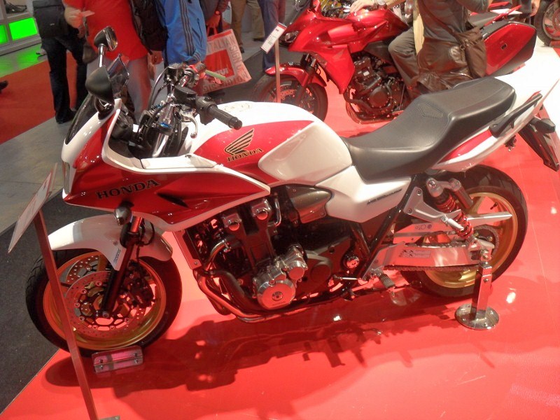 Натиснете снимката за да я уголемите

Име:fiera Milano 121 (800x600).jpg
Прегледи:1
Размер:267.5 КБ
ID:5226187
