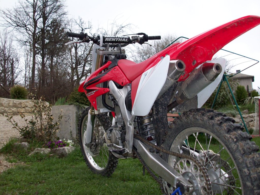 Натиснете снимката за да я уголемите

Име:CRF 002.jpg
Прегледи:1
Размер:212.1 КБ
ID:5274332