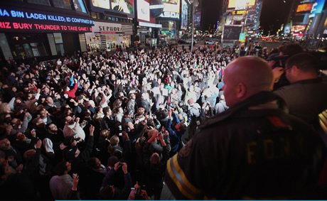 Натиснете снимката за да я уголемите

Име:crowds-celebrate-in-times-square-new-york-at-news-of-osama-bin-laden-s-death-655607462.jpg
Прегледи:1
Размер:65.4 КБ
ID:5274567