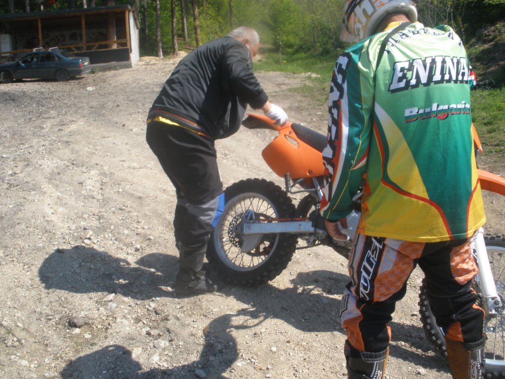 Натиснете снимката за да я уголемите

Име:P5140003.jpg
Прегледи:1
Размер:176.1 КБ
ID:5278478