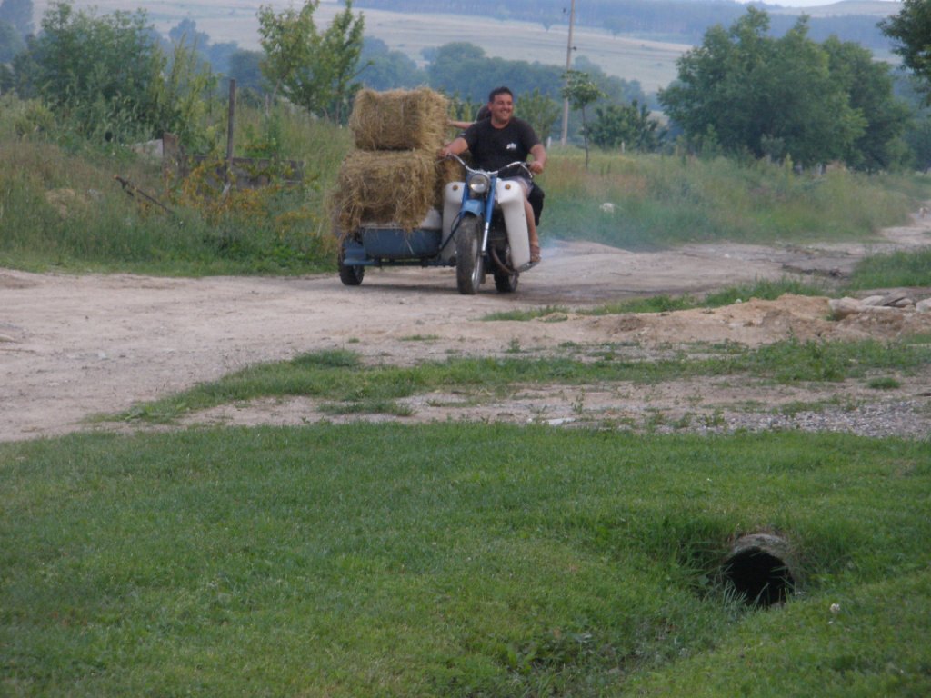 Натиснете снимката за да я уголемите

Име:P6070001.jpg
Прегледи:1
Размер:145.7 КБ
ID:5286558
