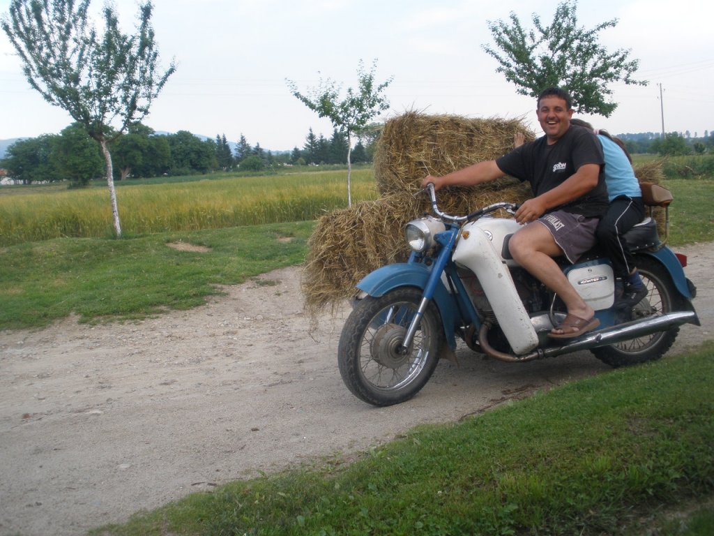 Натиснете снимката за да я уголемите

Име:P6070003.jpg
Прегледи:1
Размер:172.2 КБ
ID:5286560