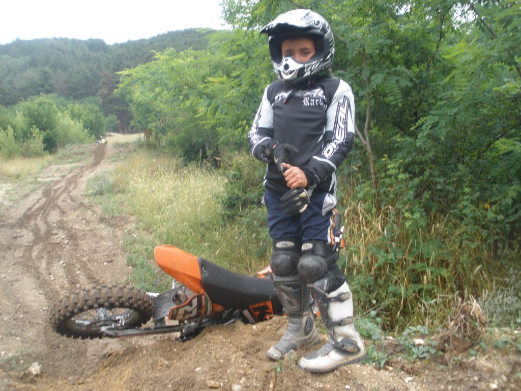 Натиснете снимката за да я уголемите

Име:P7030005.jpg
Прегледи:1
Размер:174.9 КБ
ID:5289741