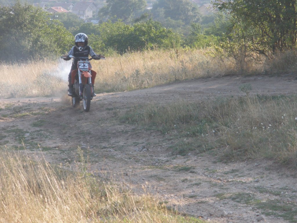 Натиснете снимката за да я уголемите

Име:P7260002.jpg
Прегледи:1
Размер:188.0 КБ
ID:5292106