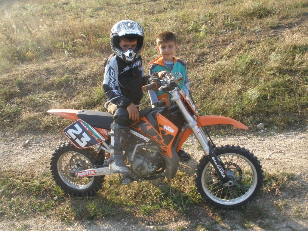 Натиснете снимката за да я уголемите

Име:P7260006.jpg
Прегледи:1
Размер:271.9 КБ
ID:5292110