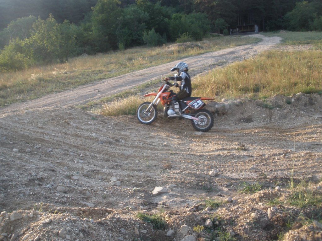 Натиснете снимката за да я уголемите

Име:P7260007.jpg
Прегледи:1
Размер:197.2 КБ
ID:5292111