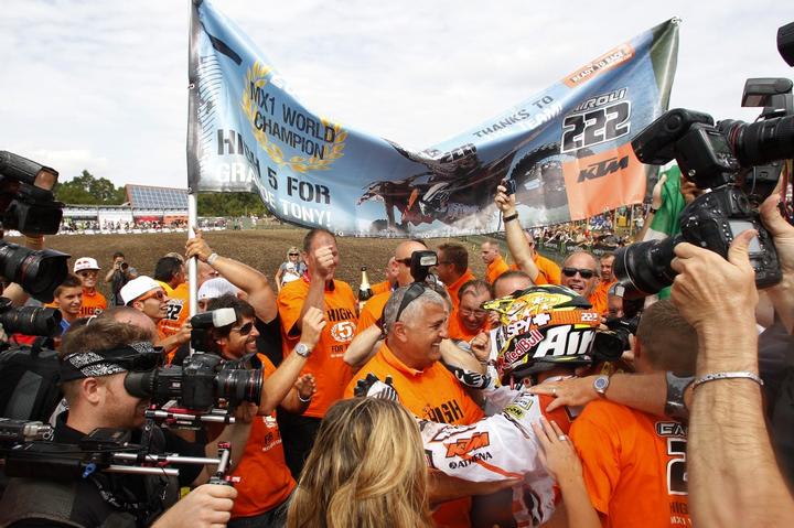 Натиснете снимката за да я уголемите

Име:357248_6964_big_56249_Cairoli_DeCarli_MXGP11_R14_a01_1024.jpg
Прегледи:1
Размер:72.6 КБ
ID:5300474