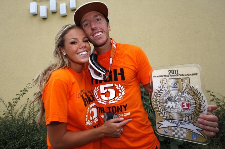 Натиснете снимката за да я уголемите

Име:357248_8531_big_56254_Cairoli_MXGP11_R14_a11_1024.jpg
Прегледи:1
Размер:57.3 КБ
ID:5300476