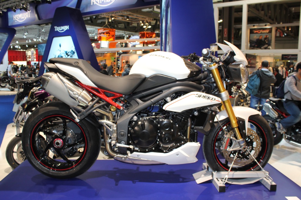 Натиснете снимката за да я уголемите

Име:big_Triumph_SpeedTriple_R_02.jpg
Прегледи:1
Размер:235.0 КБ
ID:5317676