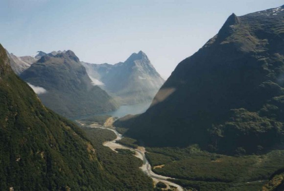 Натиснете снимката за да я уголемите

Име:from_ helicopter.jpg
Прегледи:1
Размер:40.8 КБ
ID:5324823