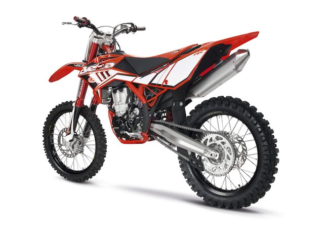 Натиснете снимката за да я уголемите

Име:beta-a-eicma-2011-cross-country_6.jpg
Прегледи:1
Размер:48.4 КБ
ID:5326159
