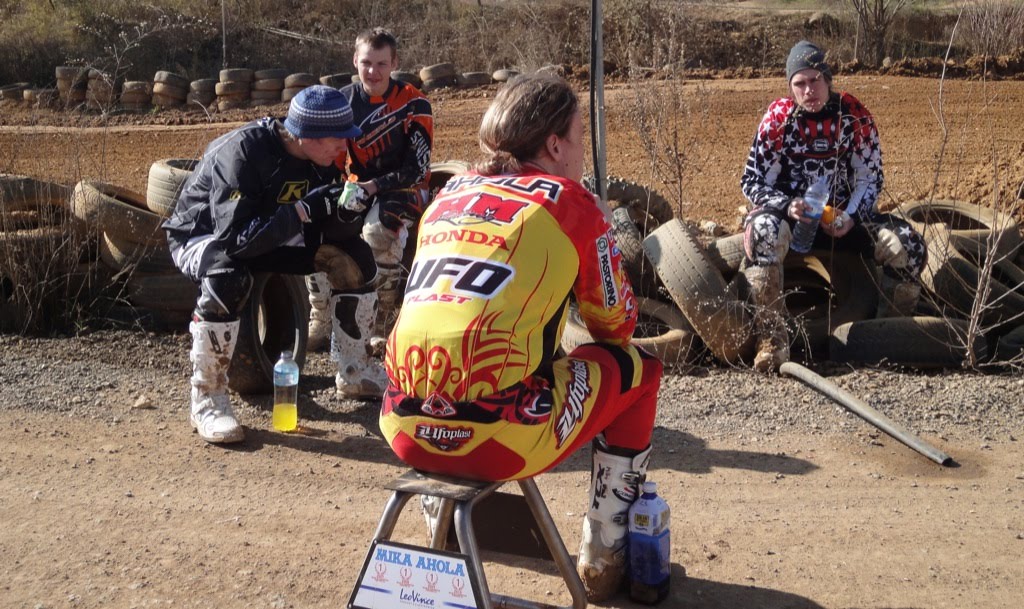 Натиснете снимката за да я уголемите

Име:School%u002525EF%2580%25A2%2BHellsten%252C%2BPohjonen%252C%2Bme%252C%2BNikander.jpg
Прегледи:1
Размер:192.3 КБ
ID:5333365