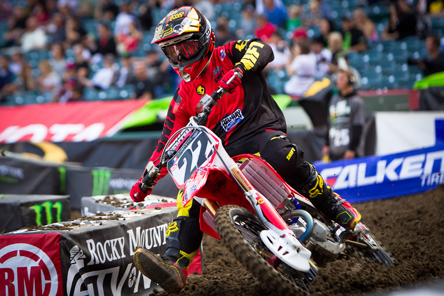 Натиснете снимката за да я уголемите

Име:20120107-practice-chad-reed.jpg
Прегледи:1
Размер:268.9 КБ
ID:5333901