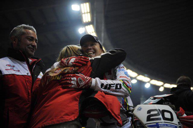 Натиснете снимката за да я уголемите

Име:big_mika_ahola_tribute_19.jpg
Прегледи:1
Размер:43.8 КБ
ID:5337551