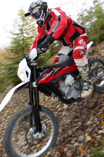 Натиснете снимката за да я уголемите

Име:husqvarna-offroad-abs_13.jpg
Прегледи:1
Размер:86.2 КБ
ID:5342753