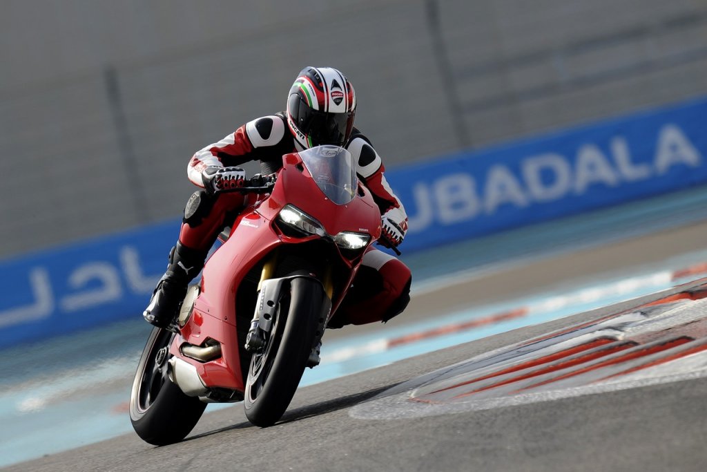 Натиснете снимката за да я уголемите

Име:big_1199_Panigale_2012_2.jpg
Прегледи:1
Размер:89.3 КБ
ID:5351683