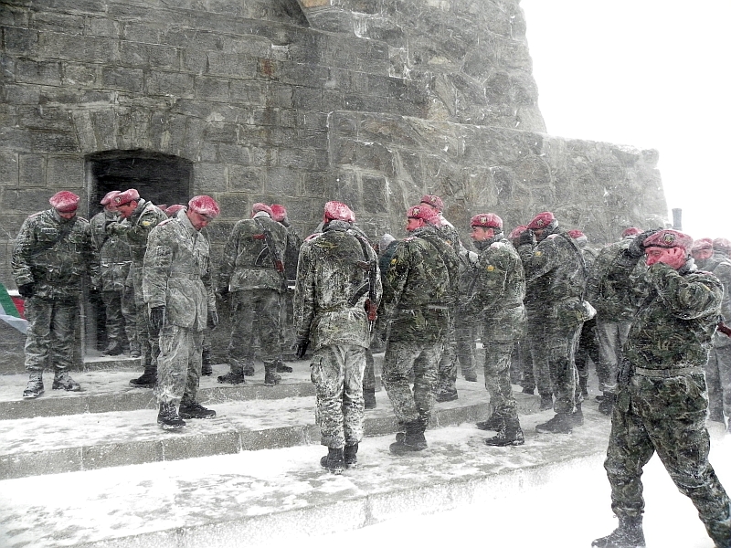 Натиснете снимката за да я уголемите

Име:Шипка-03.03.2012 385.jpg
Прегледи:2
Размер:449.2 КБ
ID:5353225