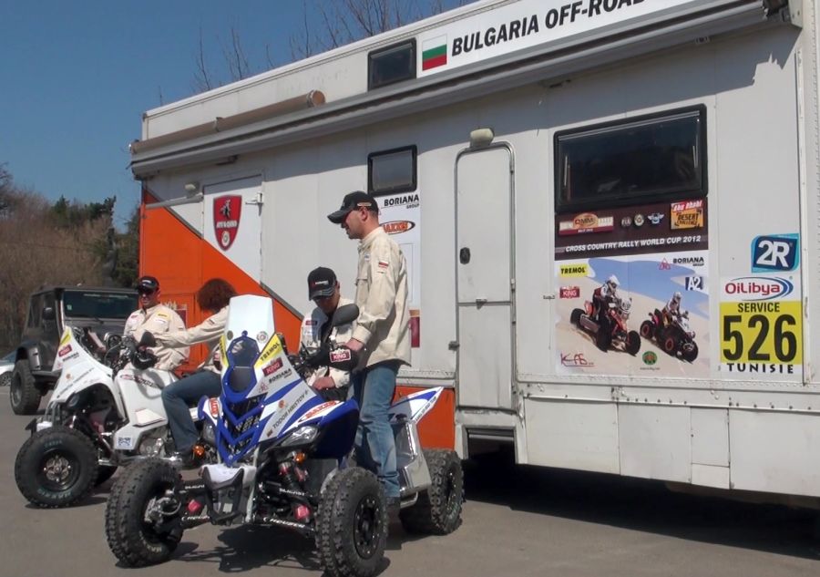 Натиснете снимката за да я уголемите

Име:20TodorZornitsaPress22mart2012.jpg
Прегледи:2
Размер:88.1 КБ
ID:5966898