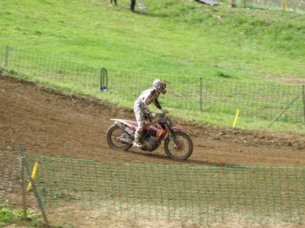 Натиснете снимката за да я уголемите

Име:P4214894.jpg
Прегледи:1
Размер:190.0 КБ
ID:5367402