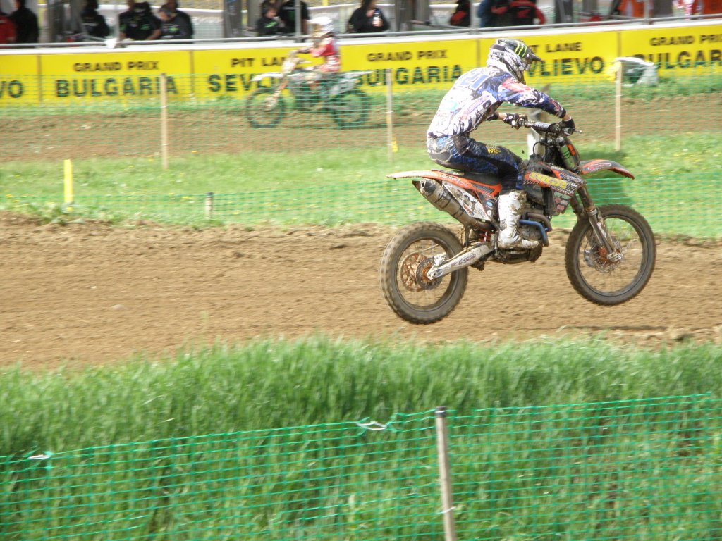 Натиснете снимката за да я уголемите

Име:P4214916.jpg
Прегледи:1
Размер:194.2 КБ
ID:5367419