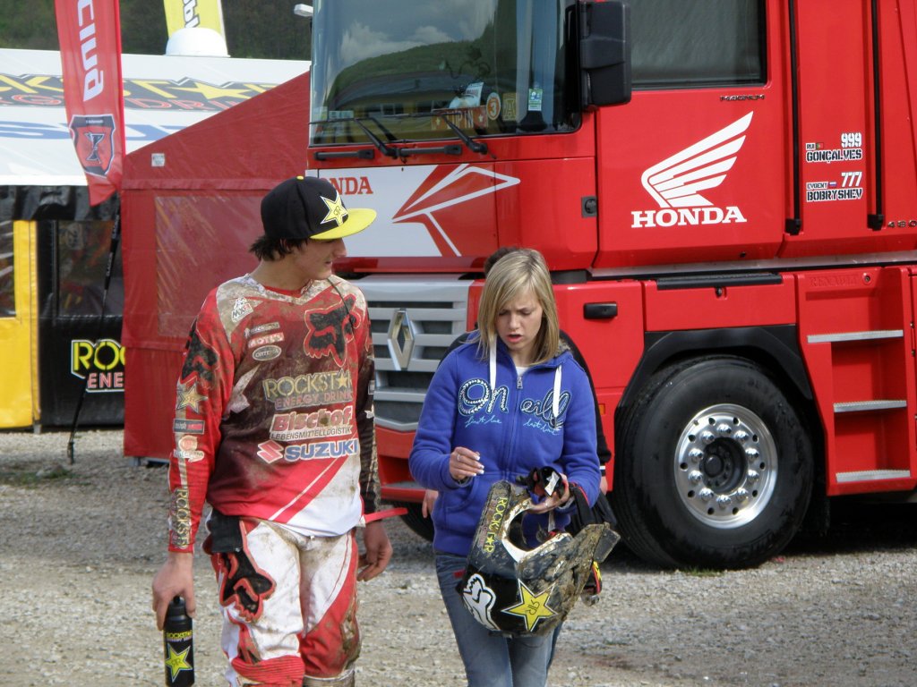 Натиснете снимката за да я уголемите

Име:P4214923.jpg
Прегледи:1
Размер:168.5 КБ
ID:5367424