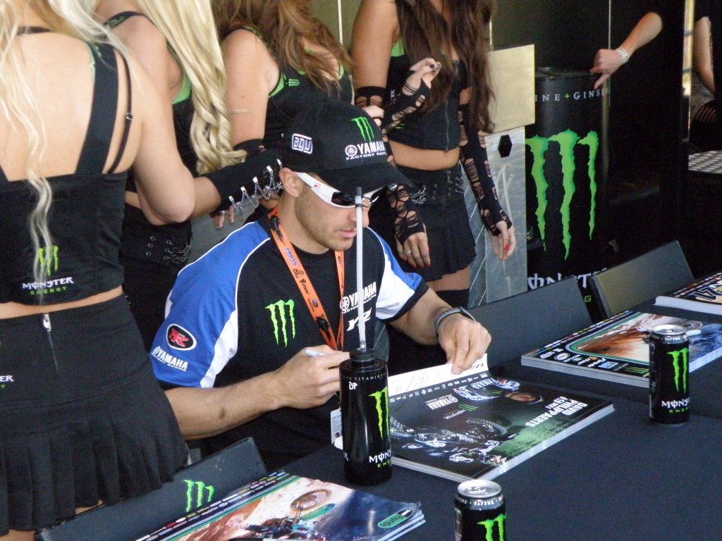 Натиснете снимката за да я уголемите

Име:P4224979.jpg
Прегледи:1
Размер:170.2 КБ
ID:5367495