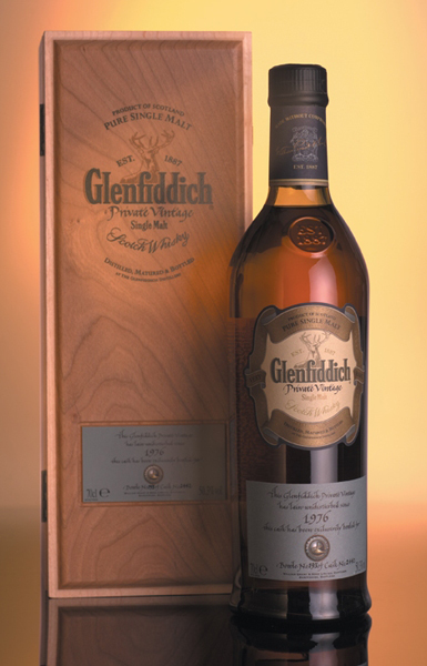 Натиснете снимката за да я уголемите

Име:glenfiddich_vintage_1976.jpg
Прегледи:1
Размер:164.4 КБ
ID:5371214