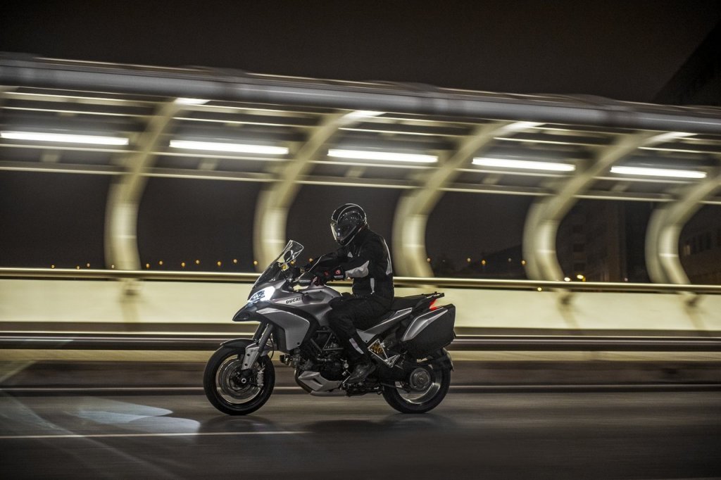 Натиснете снимката за да я уголемите

Име:big_ducati_multistrada_1200_2013_29.jpg
Прегледи:1
Размер:101.3 КБ
ID:5411103