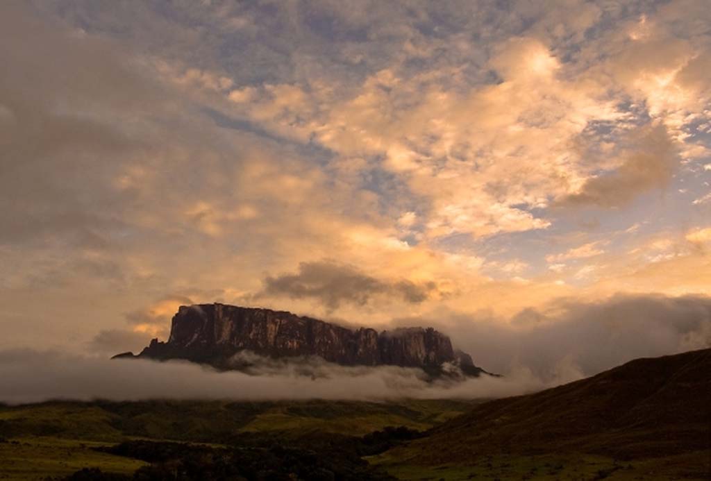 Натиснете снимката за да я уголемите

Име:Mount-Roraima-5.jpg
Прегледи:1
Размер:58.2 КБ
ID:5985426