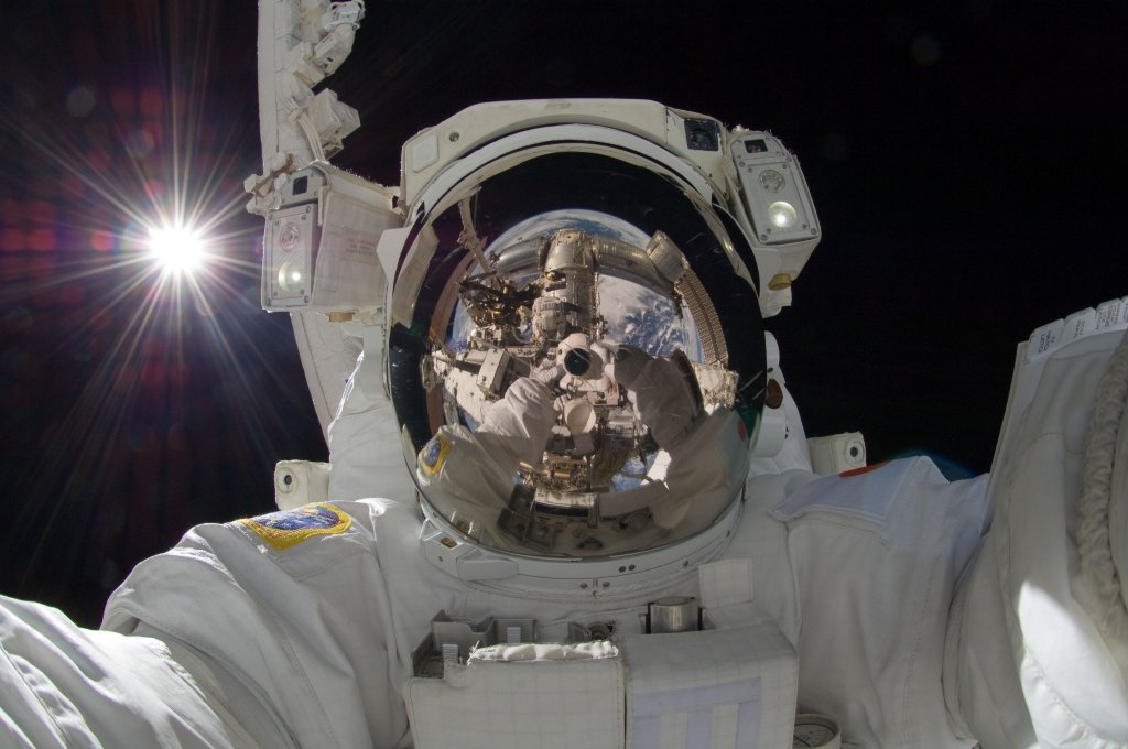Натиснете снимката за да я уголемите

Име:selfportrait_iss032_4288.jpg
Прегледи:1
Размер:96.6 КБ
ID:5995928