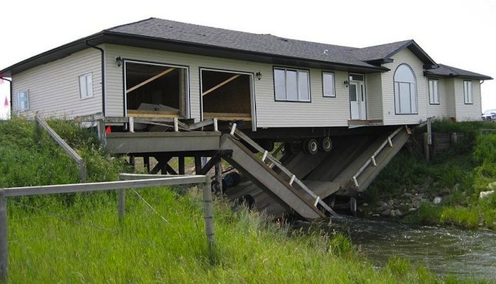 Натиснете снимката за да я уголемите

Име:house-movers-collapse-bridgeimage003.jpg
Прегледи:1
Размер:102.0 КБ
ID:5469398