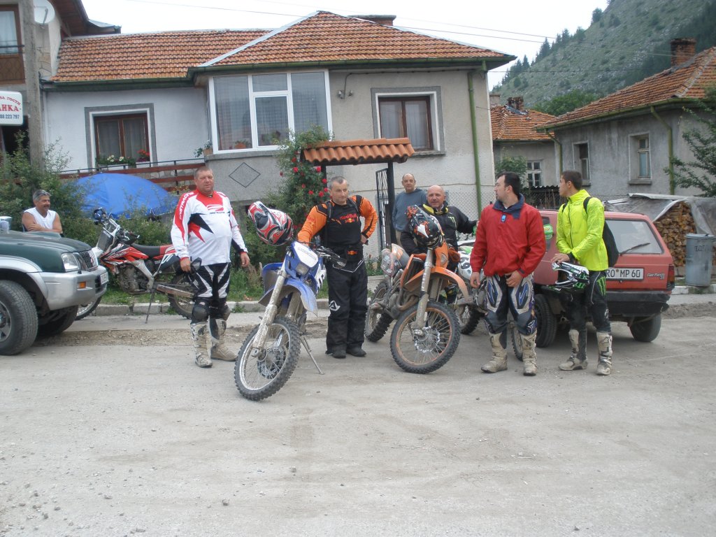 Натиснете снимката за да я уголемите

Име:P6260108.jpg
Прегледи:1
Размер:182.4 КБ
ID:5506302