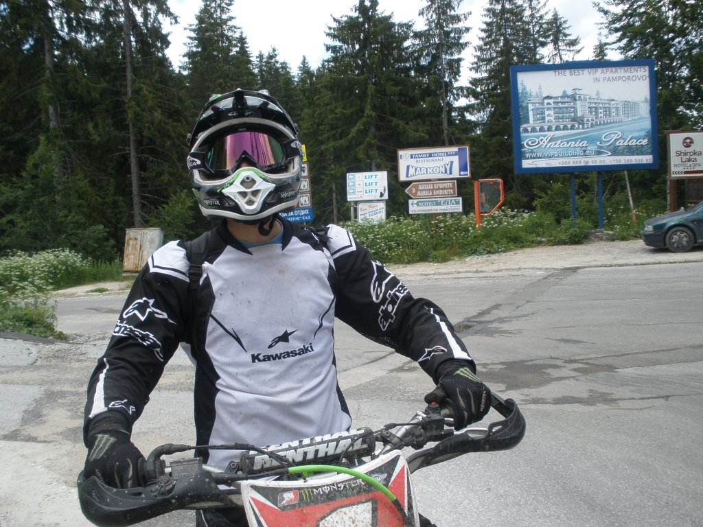 Натиснете снимката за да я уголемите

Име:P6260179.jpg
Прегледи:1
Размер:203.1 КБ
ID:5506542