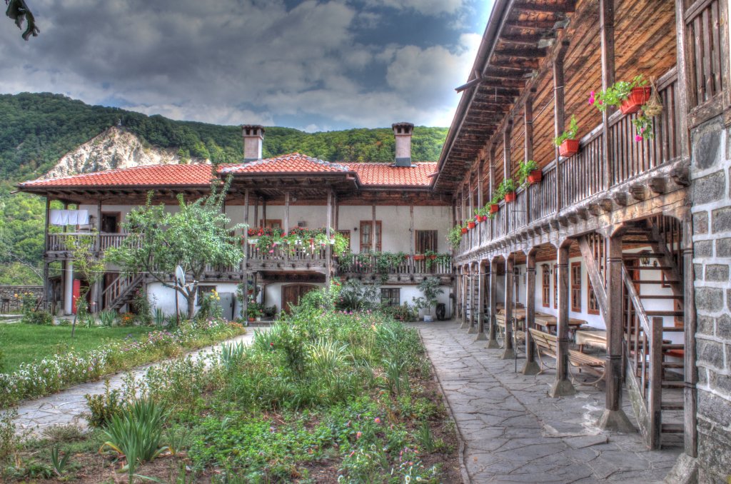 Натиснете снимката за да я уголемите

Име:IMG_7362_3_4_tonemapped.jpg
Прегледи:1
Размер:207.5 КБ
ID:6024699