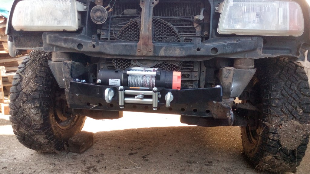 Монтаж на лебедка Powerwinch 6000 lb. на Сузуки Витара дълга база -  OFFRoad-Bulgaria.com