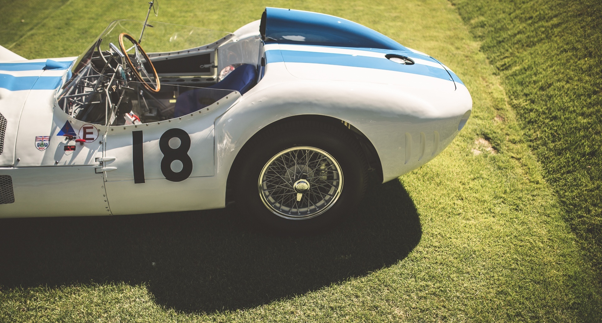 Натиснете снимката за да я уголемите

Име:classic_driver_heveningham_hall_concours_crop-128.jpg
Прегледи:1
Размер:806.6 КБ
ID:5794558