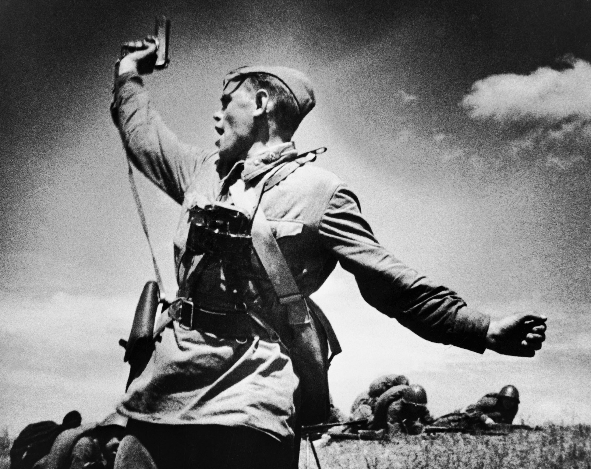 Натиснете снимката за да я уголемите

Име:RIAN_archive_543_A_battalion_commander.jpg
Прегледи:1
Размер:617.3 КБ
ID:5817814