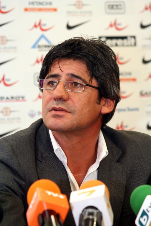 Натиснете снимката за да я уголемите

Име:Николай Костов, &#.jpg
Прегледи:3
Размер:66.7 КБ
ID:6515287