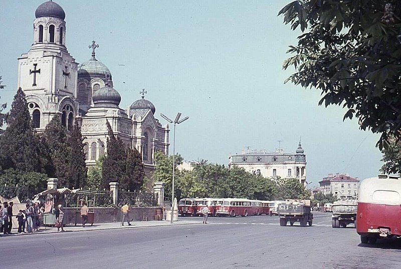 Натиснете снимката за да я уголемите

Име:Варна 1965г.jpg
Прегледи:1393
Размер:99.5 КБ
ID:6616919