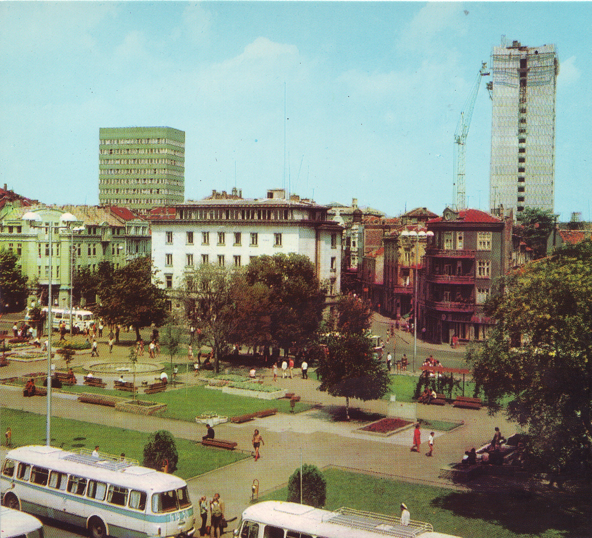 Натиснете снимката за да я уголемите

Име:68-0-2-0-1-AB-Skoda 706 RTO CAR-gradski transport-Burgas-Bulgariya-1975-.jpg
Прегледи:718
Размер:2.22 МБ
ID:6621066