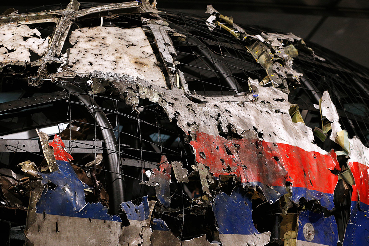 Натиснете снимката за да я уголемите  Име:mh17-wreckage.jpg Прегледи:0 Размер:428.6 КБ ID:6679705