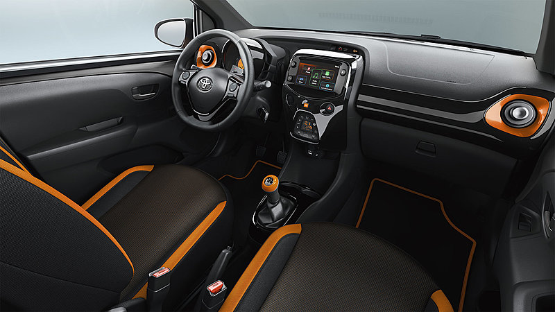 Натиснете снимката за да я уголемите  Име:toyota-aygo-2020-gallery-15-full_tcm-3039-1960700.jpg Прегледи:0 Размер:392.9 КБ ID:6704440