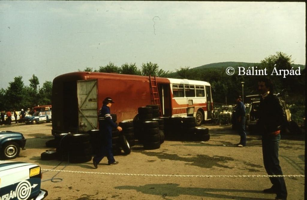 Натиснете снимката за да я уголемите

Име:19-5-3-2-0-@-Ikarus 556-rali Zlatni pyasutzi-avtomobil za tehnicheska pomosht-1983-.jpg
Прегледи:1185
Размер:84.1 КБ
ID:6716334