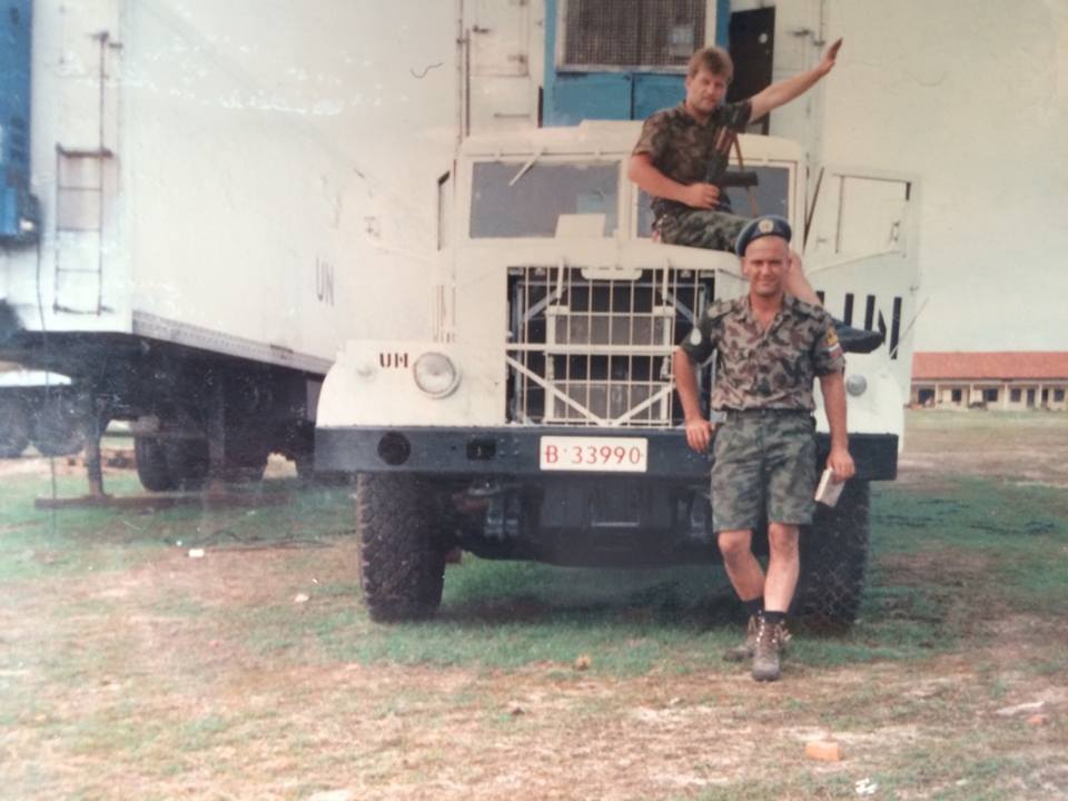 Натиснете снимката за да я уголемите

Име:76-2-1-@-KrAZ 258 B 1 + hladilen polupritzep-avtotzisterna-voenen avtomobil na UNTAC-BA-RB-.jpg
Прегледи:1136
Размер:68.9 КБ
ID:6730332