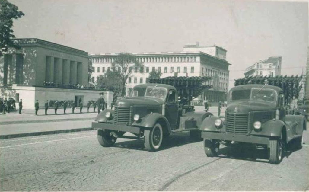 Натиснете снимката за да я уголемите

Име:0-30-0-76-@-ZIS-ZIL 150-voenni avtomobili na BNA-NRB-paradni-.jpg
Прегледи:716
Размер:63.9 КБ
ID:6737152
