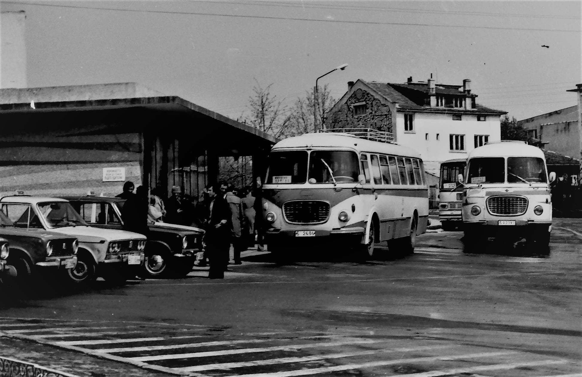 Натиснете снимката за да я уголемите

Име:10-3-25-@-Jelcz 041 CAR-gradski transport-Michurin-Bulgariya-.jpg
Прегледи:816
Размер:222.4 КБ
ID:6756752