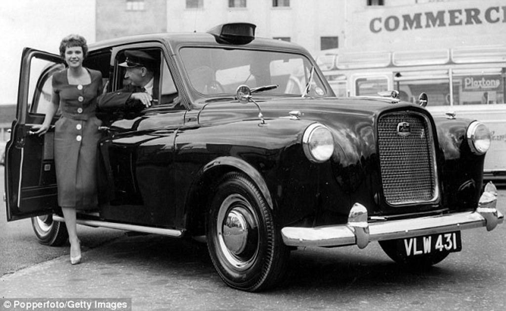 Натиснете снимката за да я уголемите

Име:Austin FX 4 ''London Taxi Cab Hakney Carriage''- 1958-1997 (1-0).jpg
Прегледи:498
Размер:130.9 КБ
ID:6889764