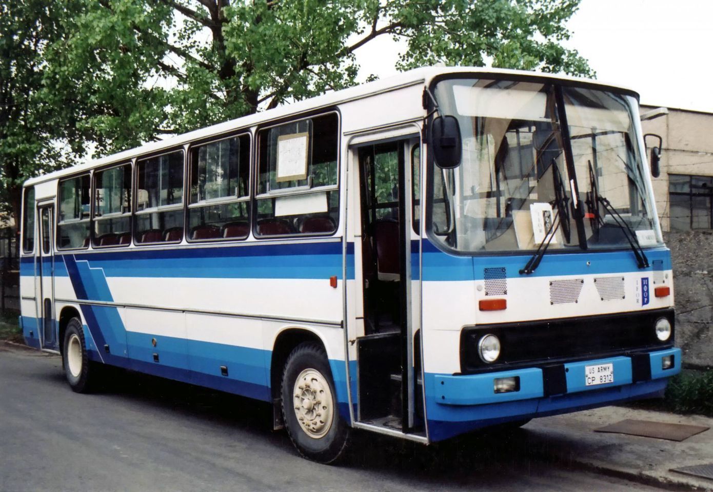 Натиснете снимката за да я уголемите

Име:Ikarus 238-1982-1986.jpg
Прегледи:1544
Размер:220.1 КБ
ID:6926378